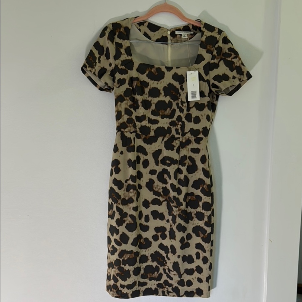 Banana Republic Cocktail Print Dress with Short Sleeves and Square Neck.